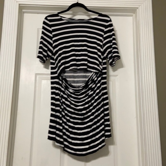 Undercover mama nursing top. Size large - Picture 1 of 2